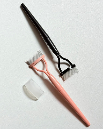 جداکننده مژه ^